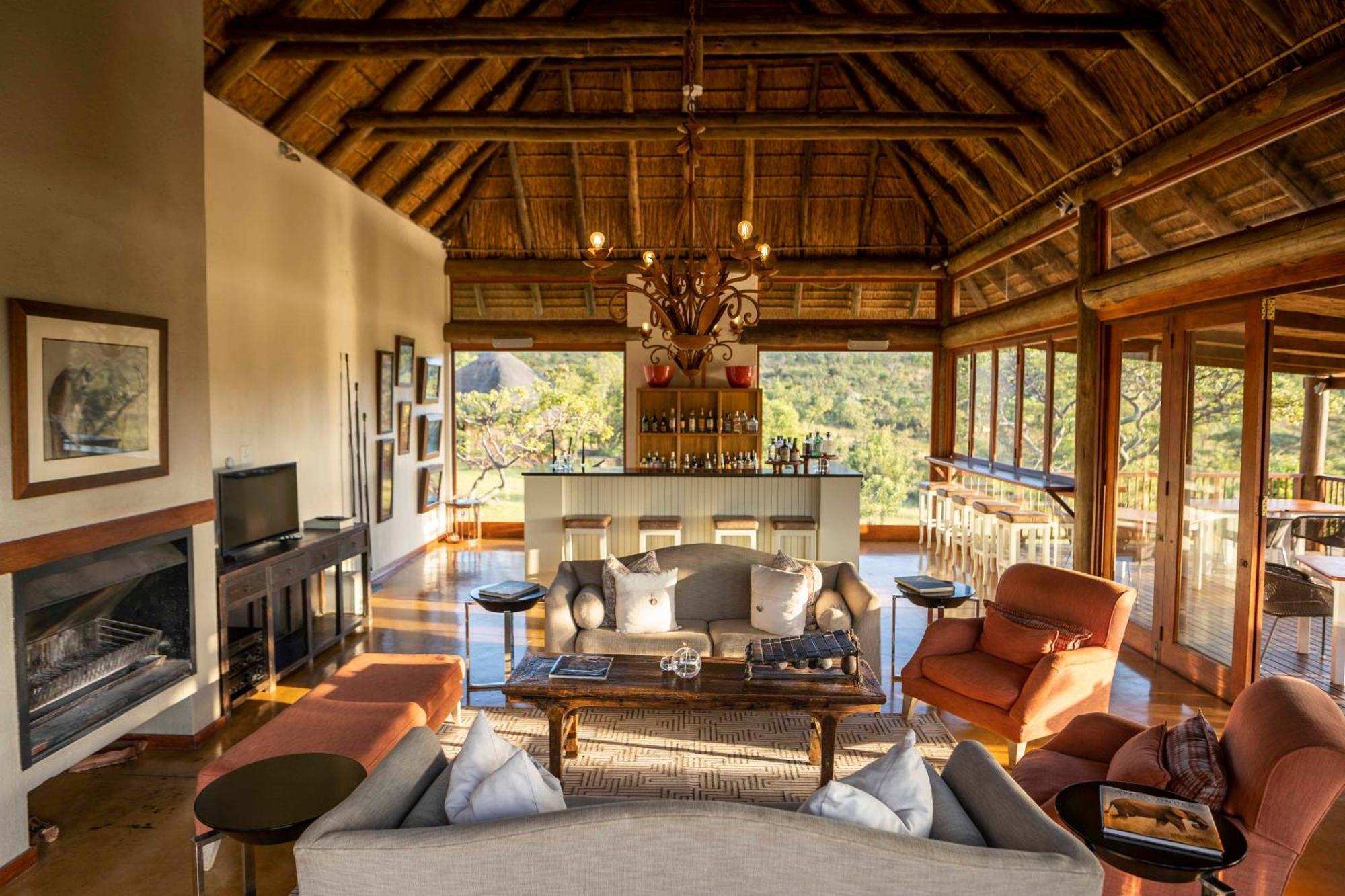 Ekuthuleni Lodge สตรานด์ ภายนอก รูปภาพ