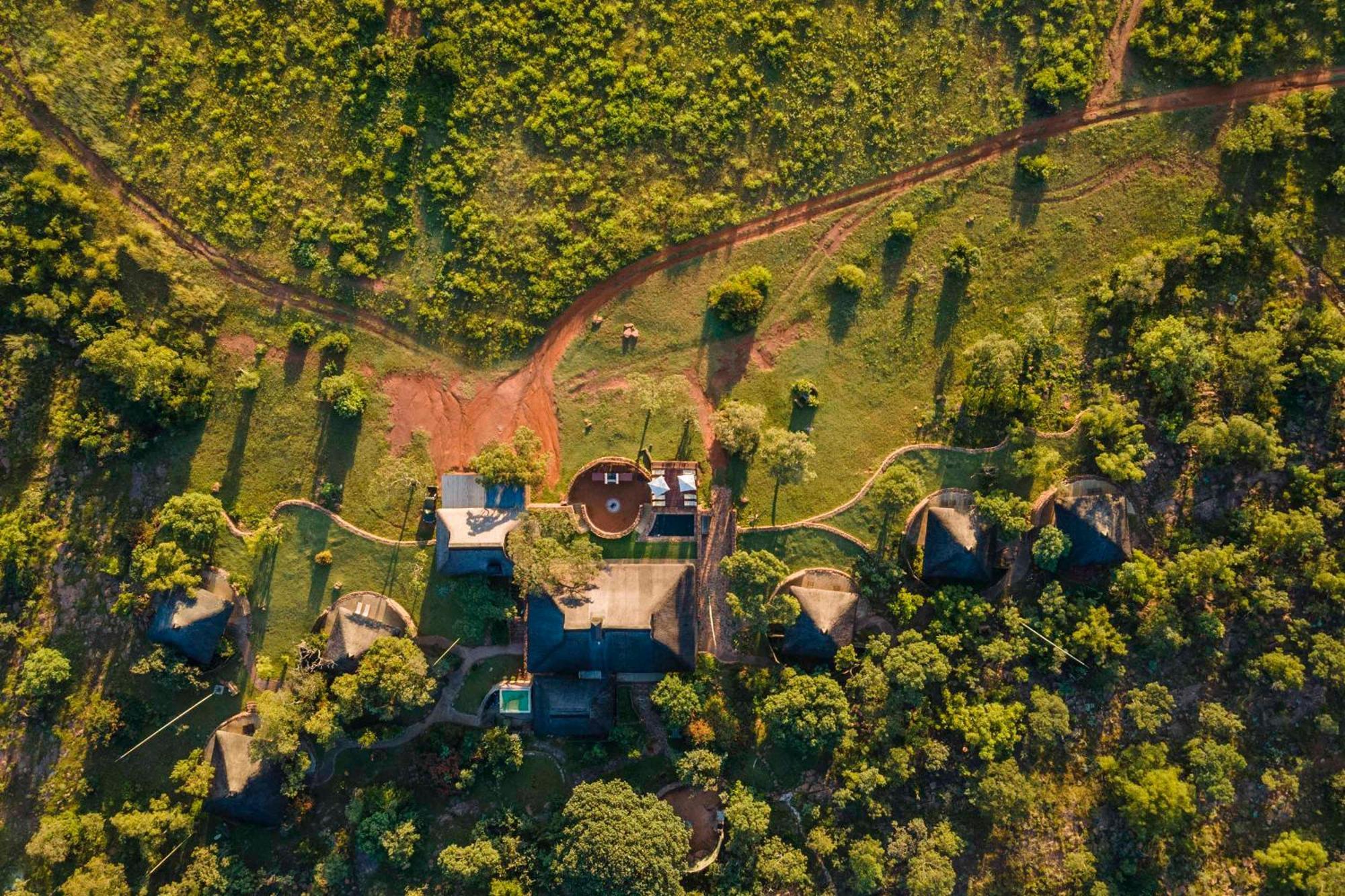 Ekuthuleni Lodge สตรานด์ ภายนอก รูปภาพ