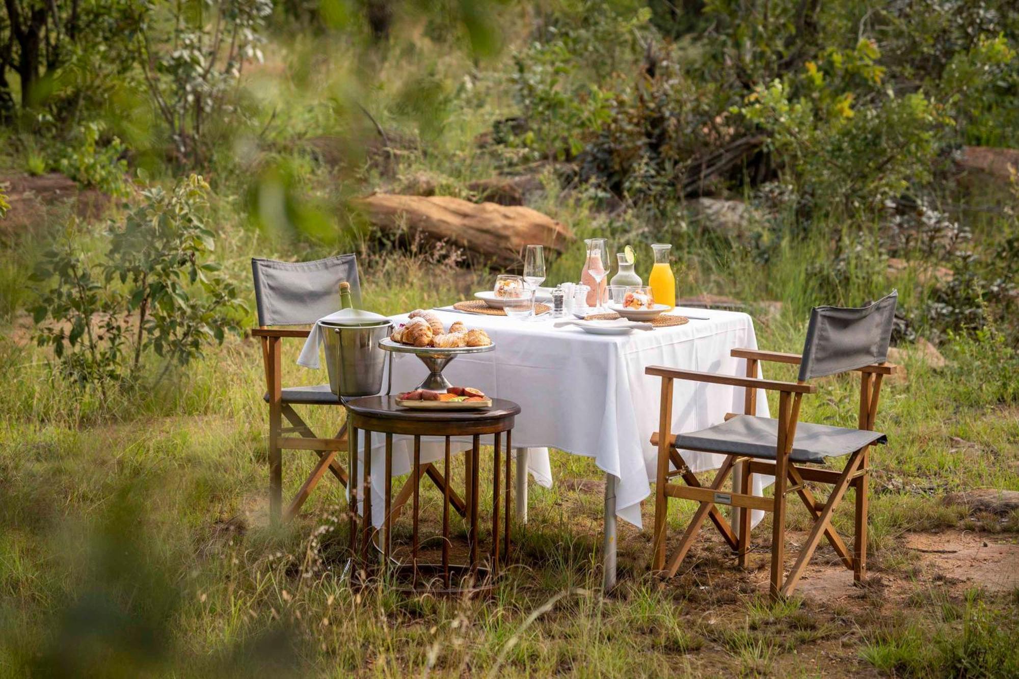 Ekuthuleni Lodge สตรานด์ ภายนอก รูปภาพ