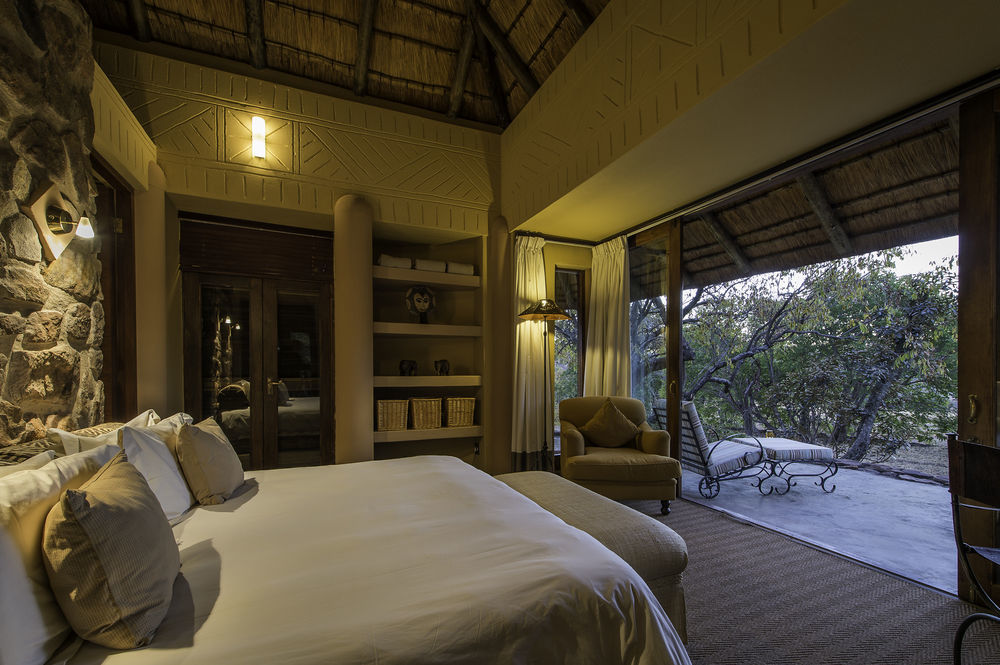 Ekuthuleni Lodge สตรานด์ ภายนอก รูปภาพ